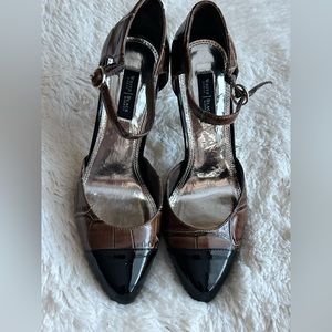 White House black market hells size 7.5
